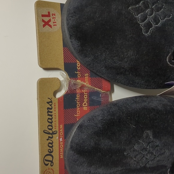 Dearfoam Slippers in Black - Picture 3 of 10